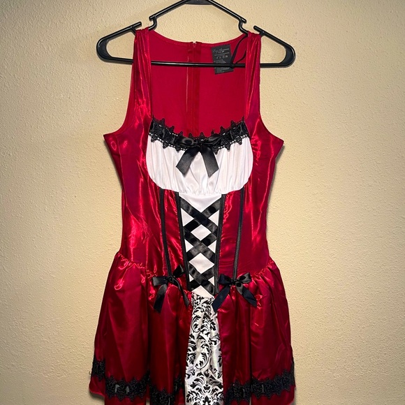 Gothic Red Riding Hood Costume - Picture 4 of 7